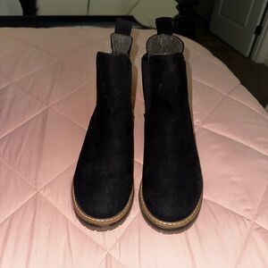 Women’s Black Chelsea Boots